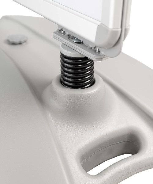 69061_kundenstopper_grau_mit_wassertank_rollbar_detailansicht_griff_600x600