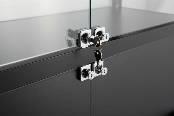 Goods_for_Business_Vitrinen_Detai_Schrank_Schloss_600x600